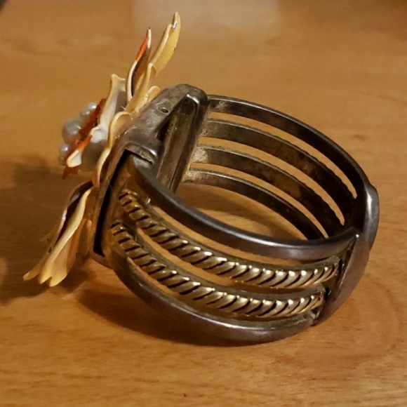 ⭐️⭐️Pink and orange flower bracelet with pearls - Picture 3 of 7